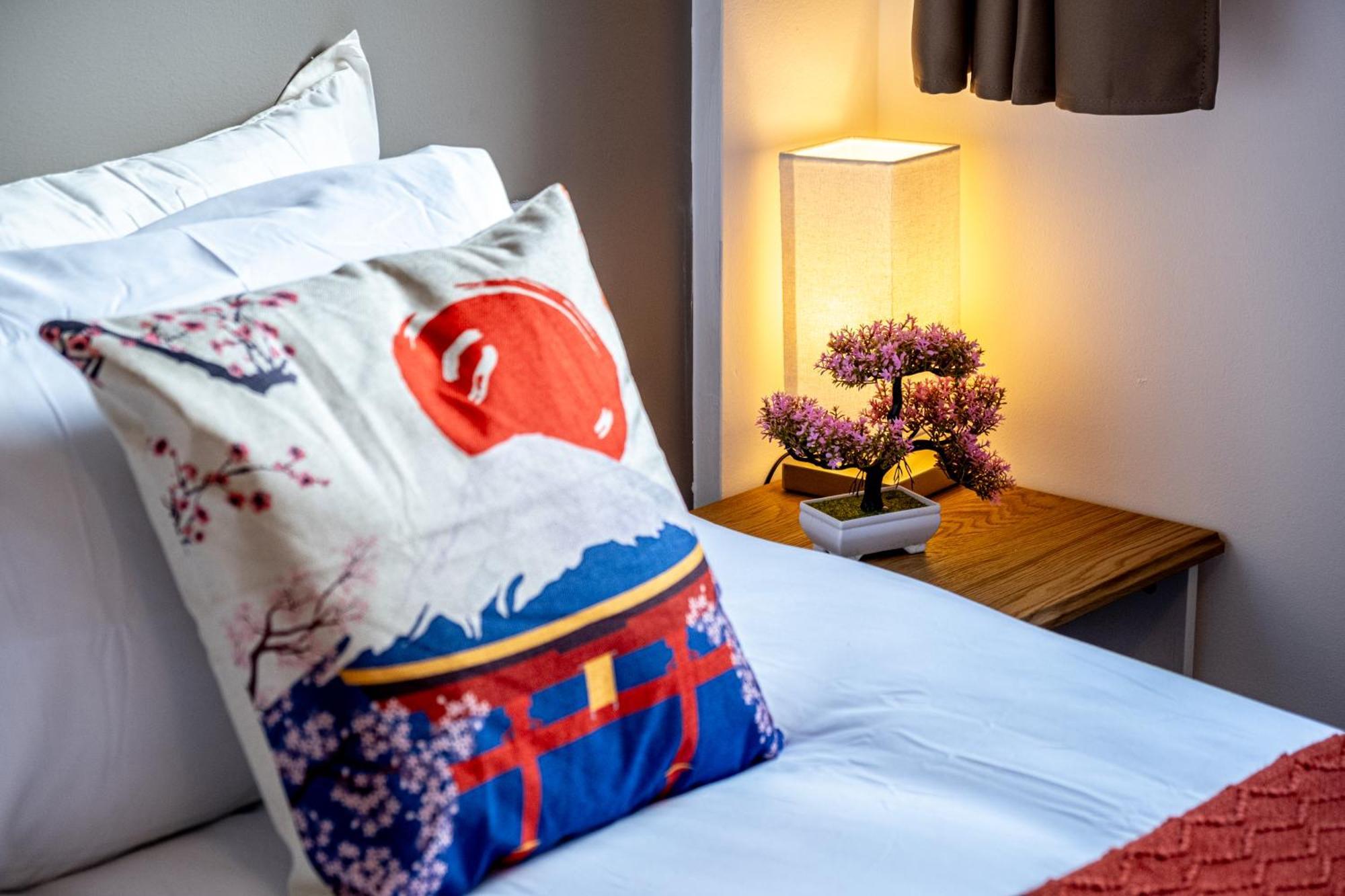 Anime Suite - Central And Free Parking With Netflix Birmingham Exteriör bild